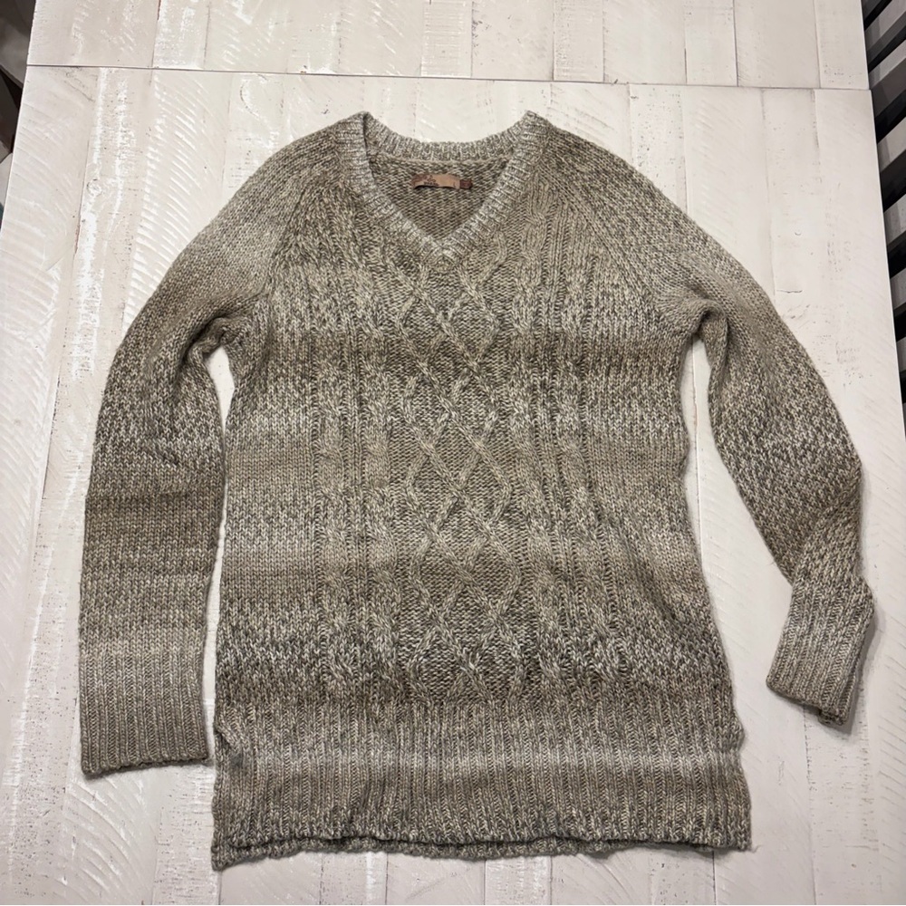 Prana beige knit two toned sweater